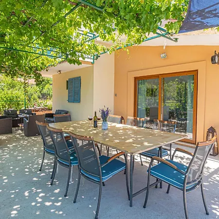 Holiday home 3 Bedroom Amazing In Mravnica