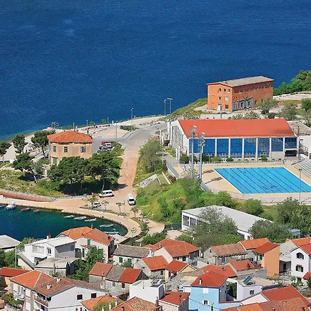 3 Bedroom Amazing In Mravnica