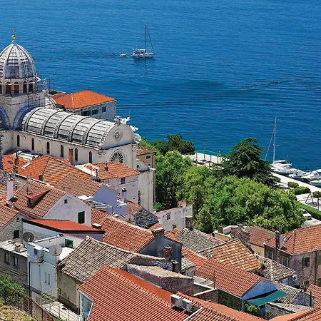 3 Bedroom Amazing In Mravnica Holiday home Mravnica (Sibenik)