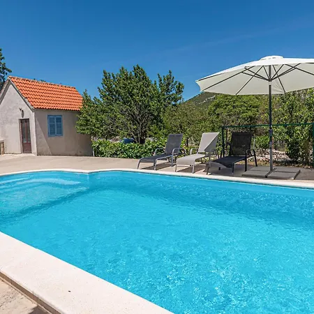 Holiday home 3 Bedroom Amazing In Mravnica *