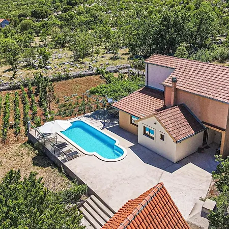 3 Bedroom Amazing In Mravnica * Mravnica (Sibenik)